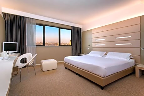 Deluxe Double or Twin Room - Half board included 