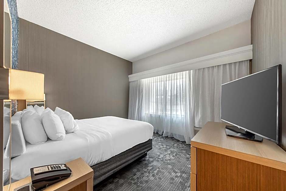 Comfort Inn & Suites Bethlehem Lehigh Valley Airport