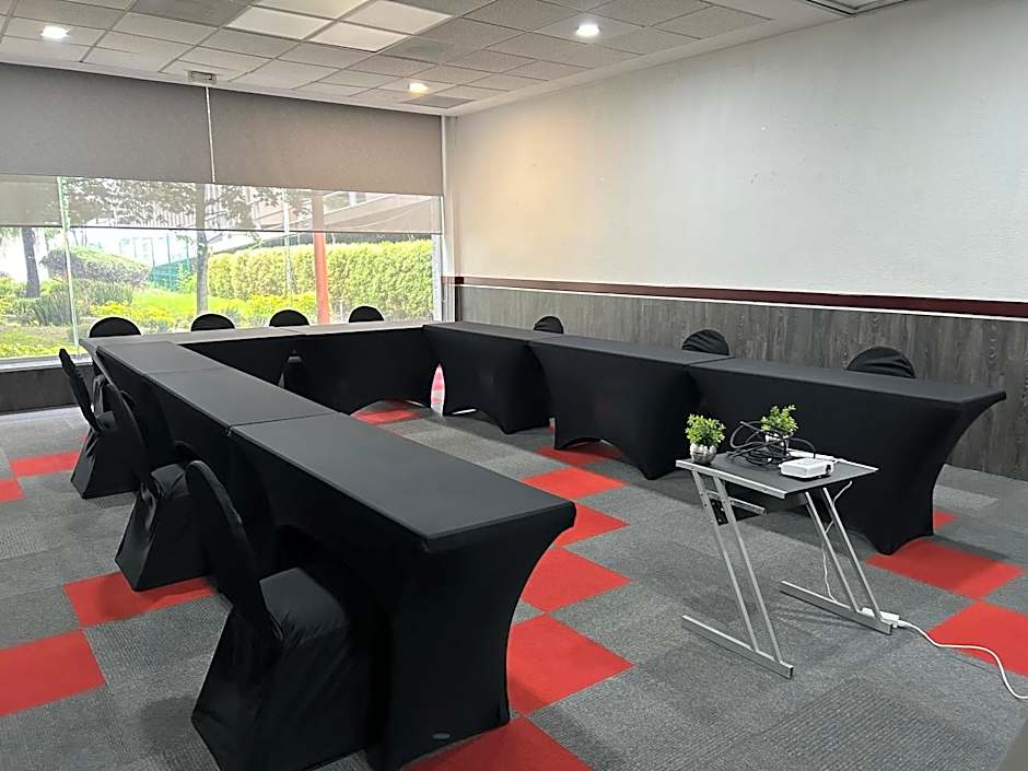 Ibis Mexico Perinorte