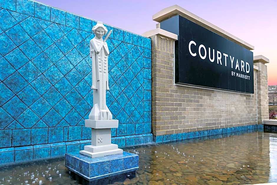 Courtyard by Marriott Atlanta Alpharetta/Avalon Area