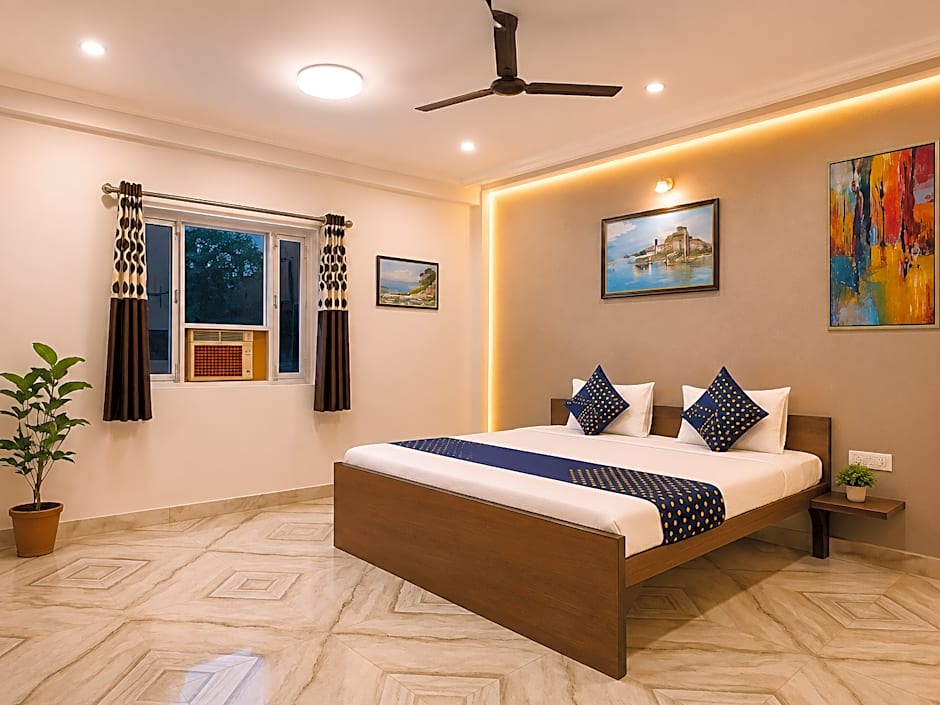 Goroomgo Shiv Ganga Guest House - Near Kashi Vishwanath Temple