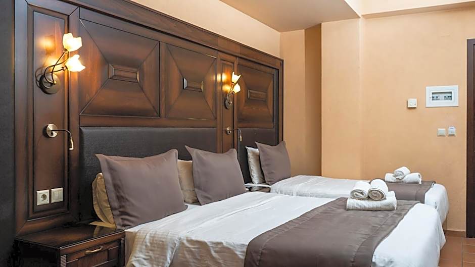 Dellas Boutique Hotel