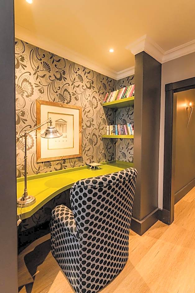 SW1 Lodge