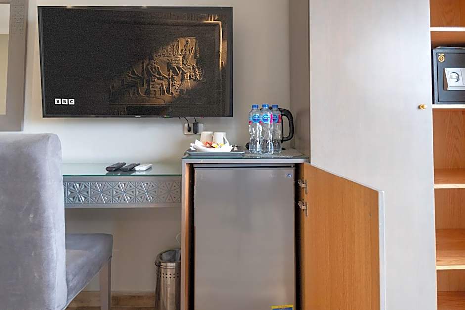 Mamlouk Pyramids Hotel