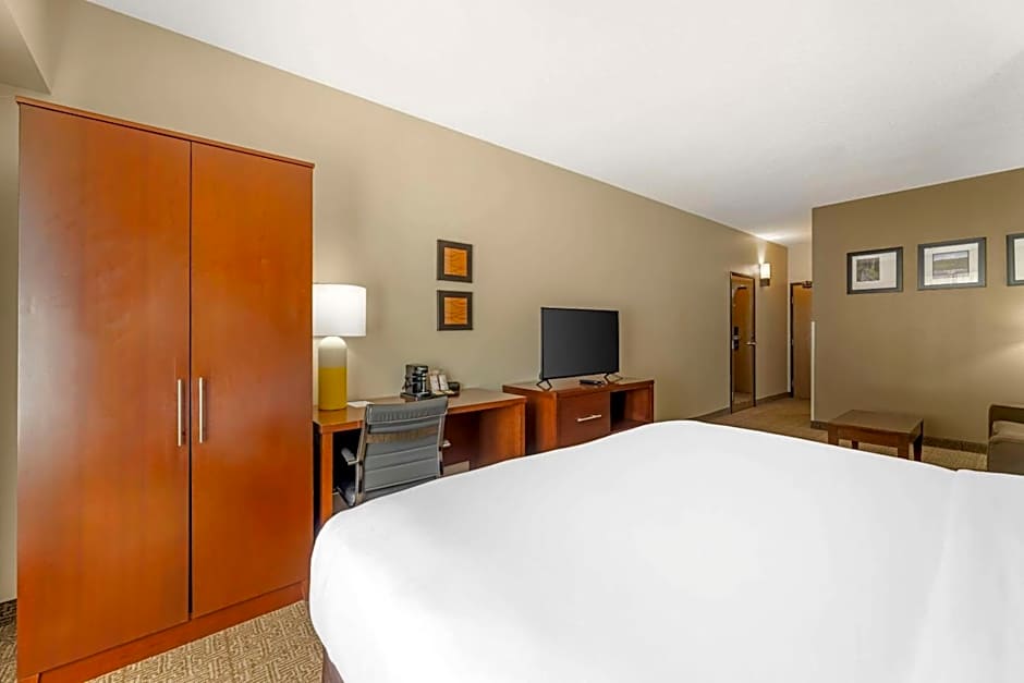 Comfort Suites Near Vancouver Mall