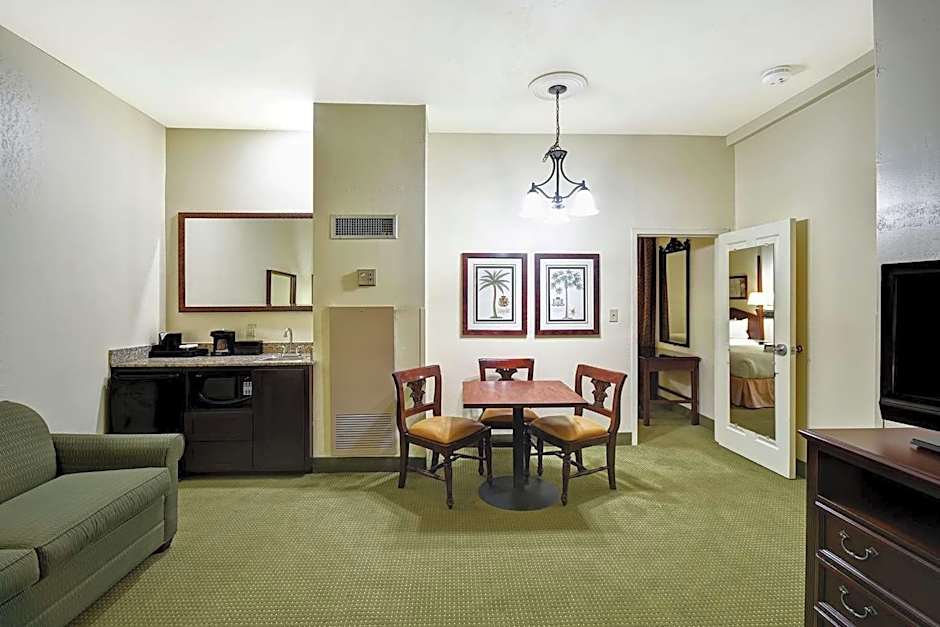 Embassy Suites by Hilton Charleston Historic District