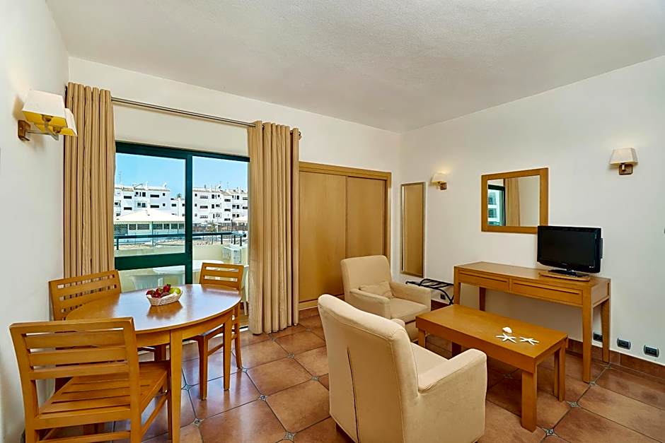 Oceanus Aparthotel