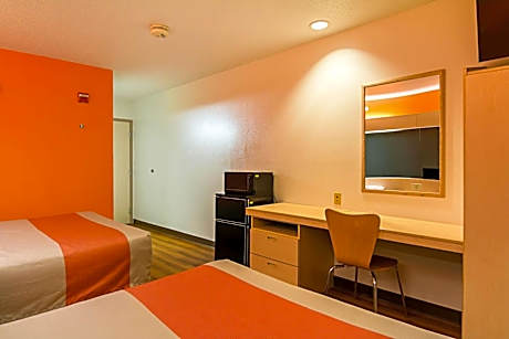 Queen Room with Two Queen Beds - Non-Smoking