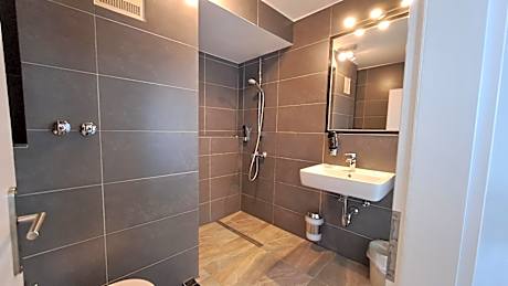 Triple Room with Bathroom