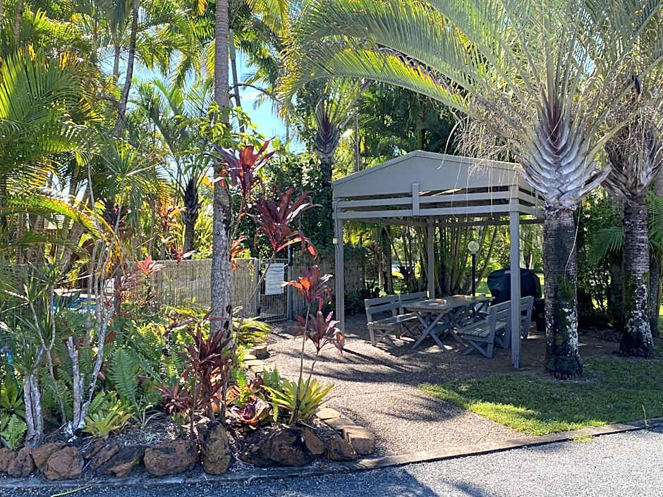 Tin Can Bay Motel