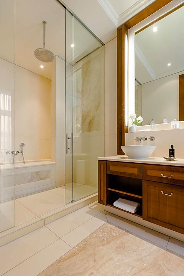 Excelsior Hotel Ernst