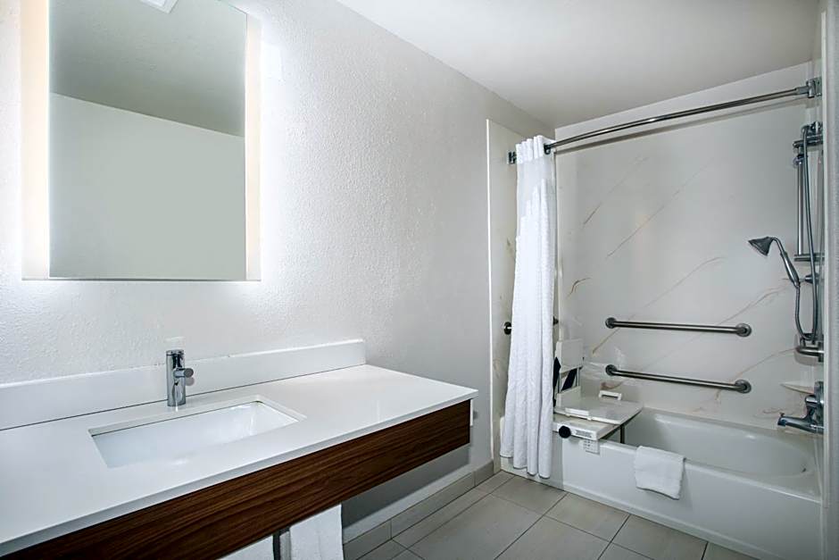 Holiday Inn Express & Suites Yosemite Park Area By IHG