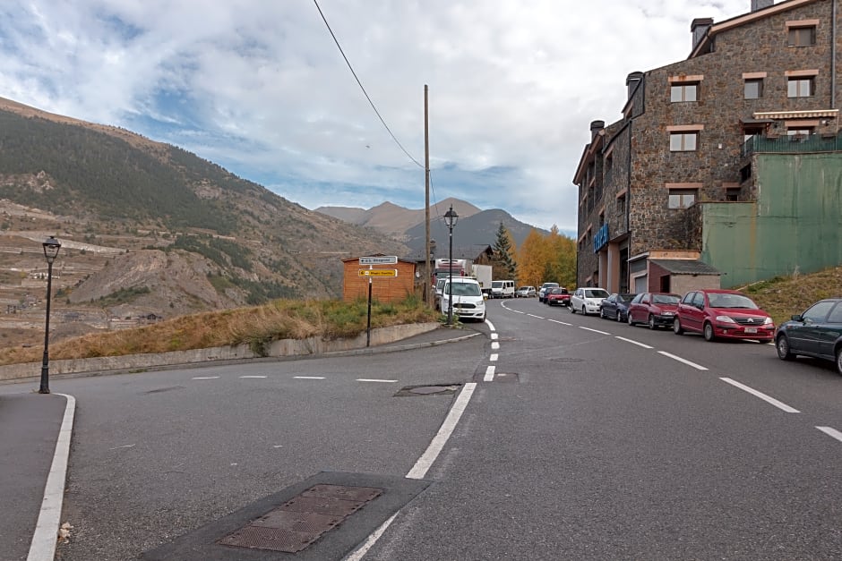 La Serrera Apartamentos