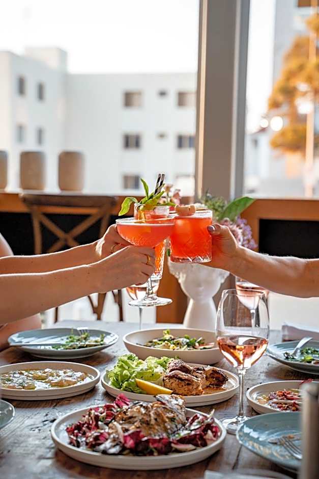 Cottesloe Beach Hotel