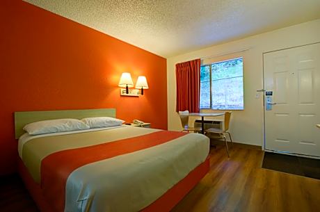 Quadruple Room - Disability Access - Roll in Shower