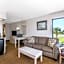 Days Inn & Suites by Wyndham Navarre - near Beaches/Hurlburt