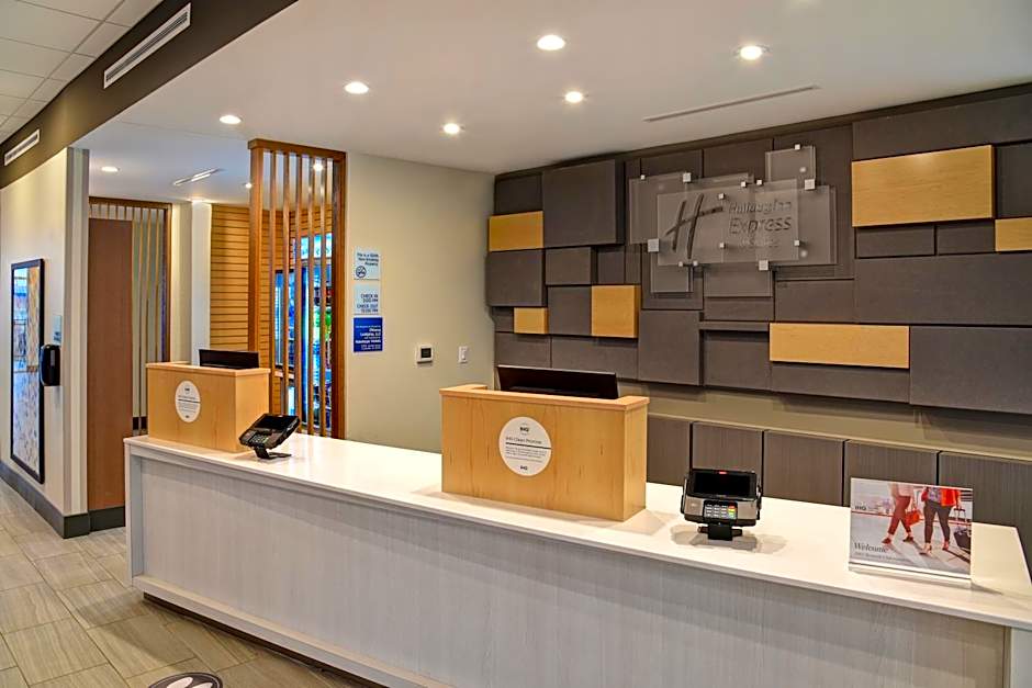 Holiday Inn Express & Suites - Ottawa By IHG