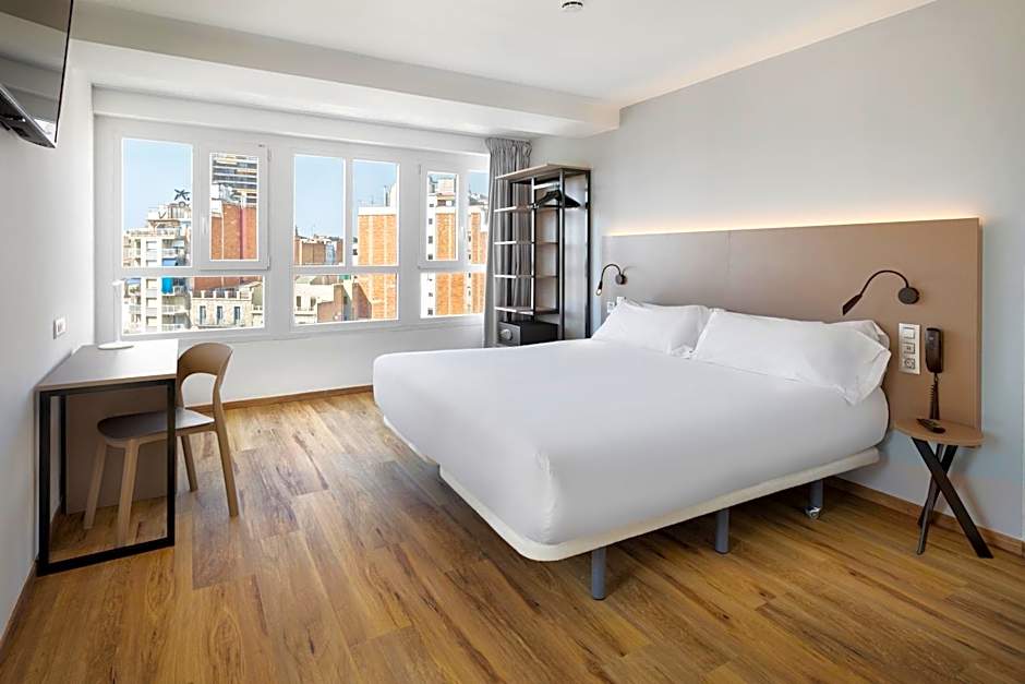 Photo 1 of 10 of Double Room