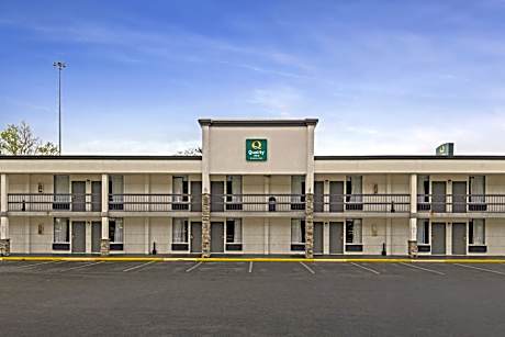 Quality Inn Dalton East