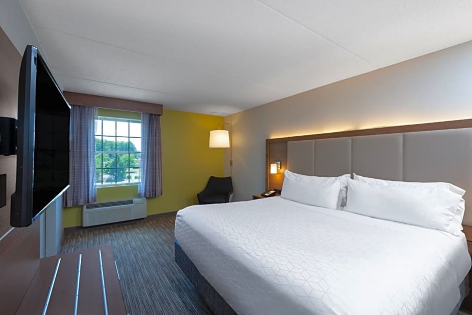 Holiday Inn Express State College at Williamsburg Square By IHG