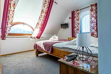 One-Bedroom Deluxe Apartment