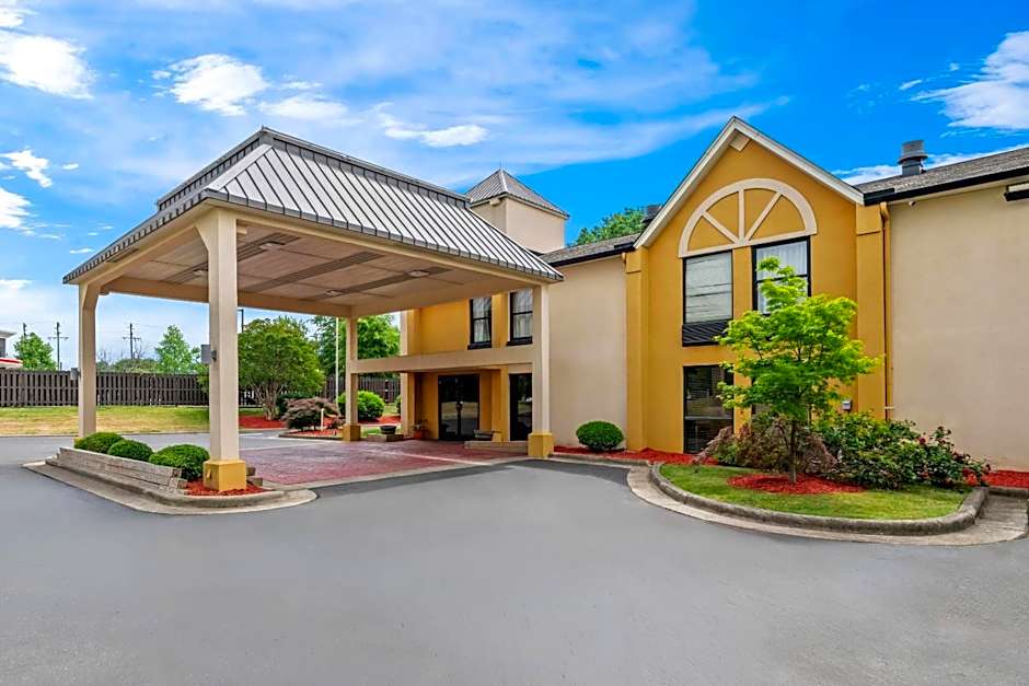 Quality Inn Fort Mill near Carowinds Blvd.