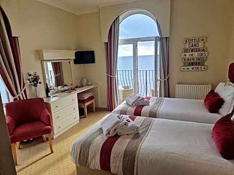 Twin Room with Sea View