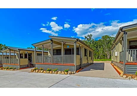 Deluxe 2 Bedroom Cabin - Water Park View