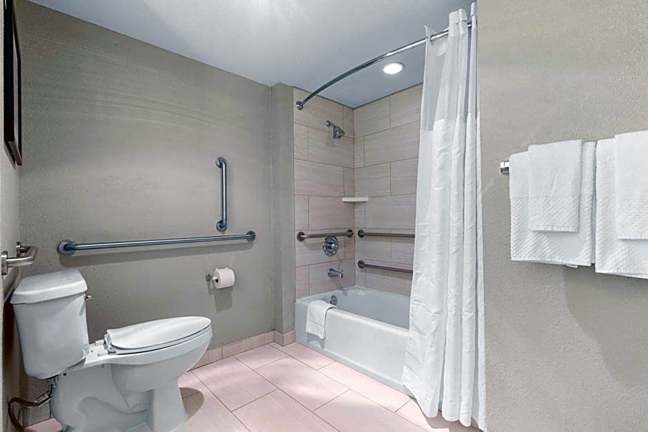 DoubleTree by Hilton Park City - The Yarrow