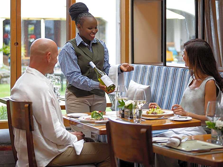 Fairmont Mount Kenya Safari Club