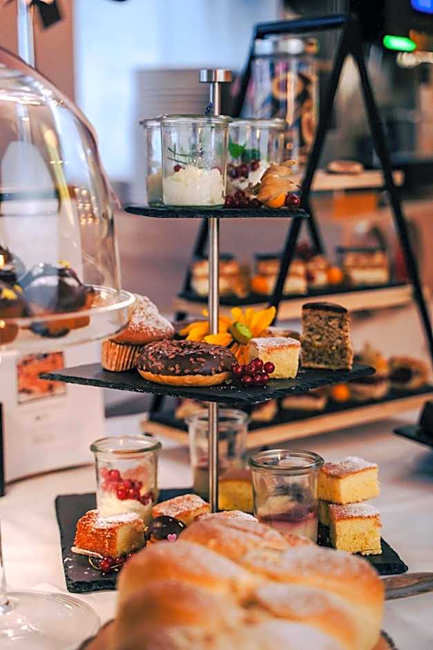 Patrix Hotel, Restaurant, Bar