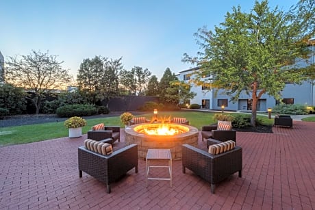 Courtyard Columbus Airport
