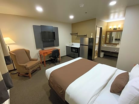 Deluxe King Room - Non-Smoking
