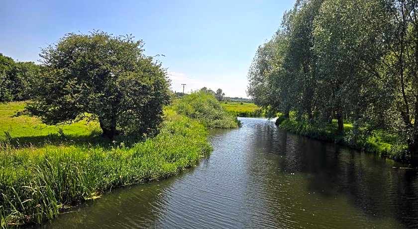 Sir Alfred Munnings Hotel