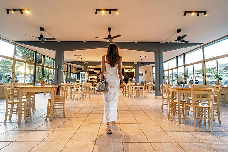 Pini Beach Village