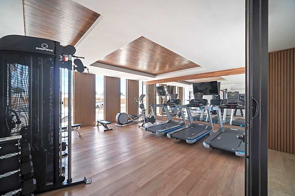 SIELA Oceanfront Luxury 4 BR Villa