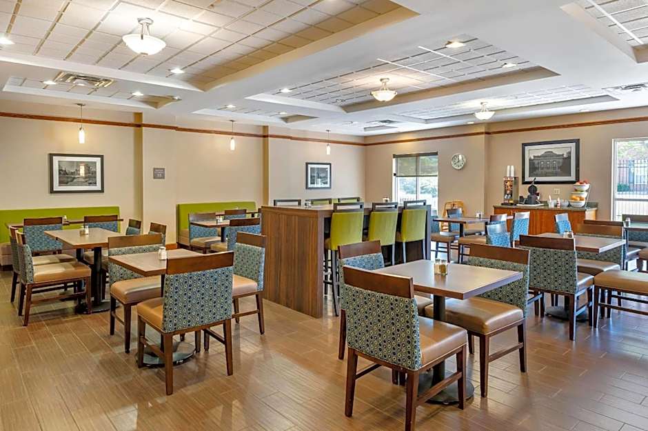 Comfort Suites Urbana Champaign, University Area