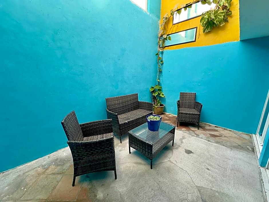 Suites Brisa Marina - atrás de Playa Regatas y el Malecón, 6 calles del Acuario