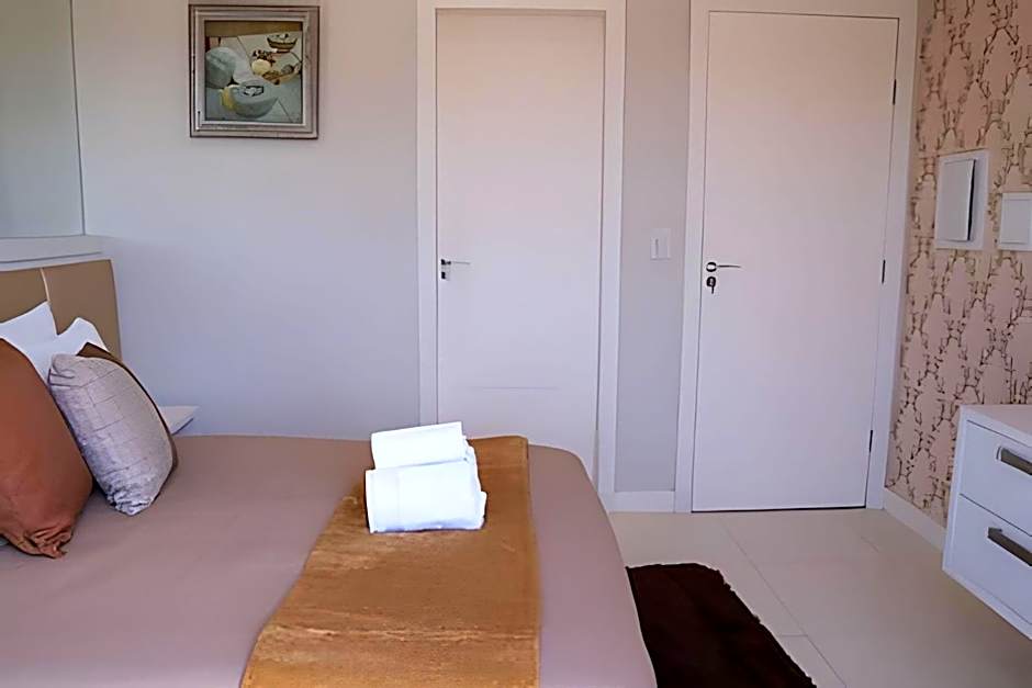 Sobrado com 1 suite 2 quarto ar 1km Shopping JL