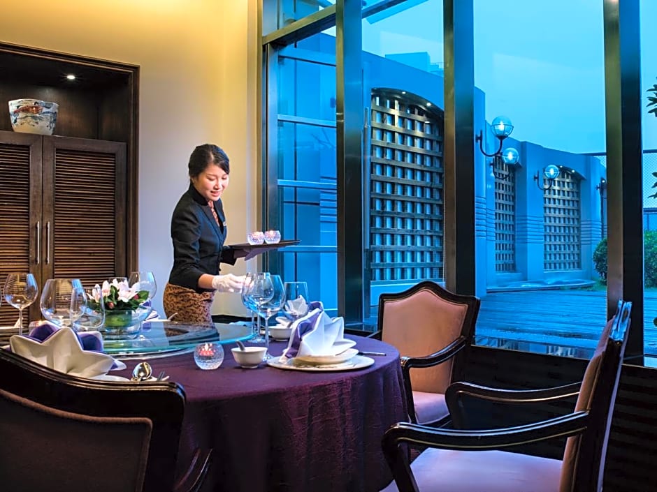 The Pavilion Hotel