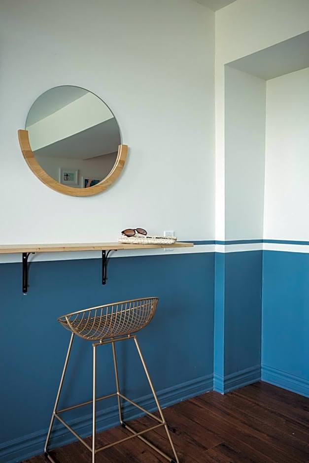 The June Motel, Prince Edward County