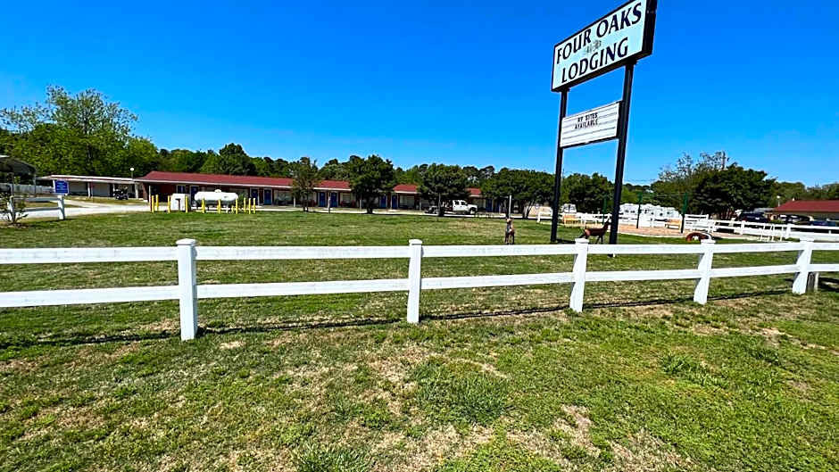 Four Oaks Lodging