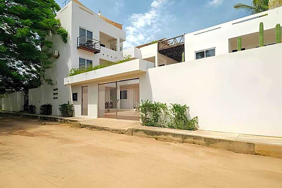 La Aurora Puerto Escondido