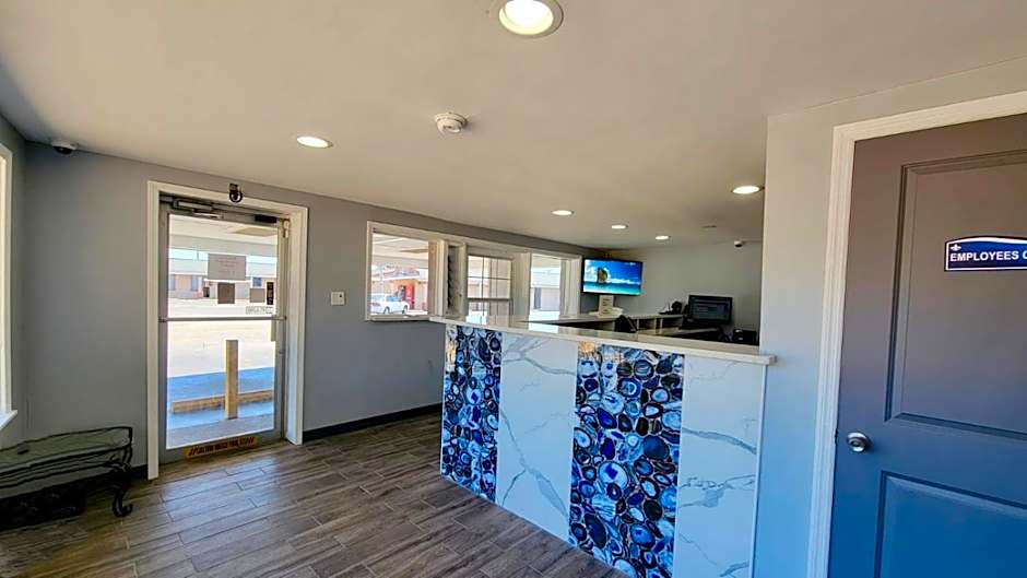 Budget Inn & Suites