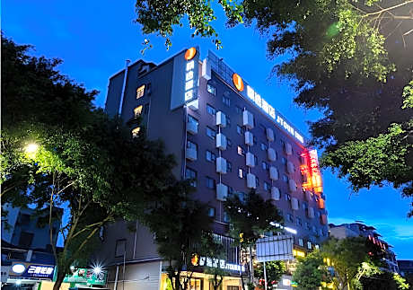 JTOUR Inn Yulin High-speed Railway Station RT-Mart