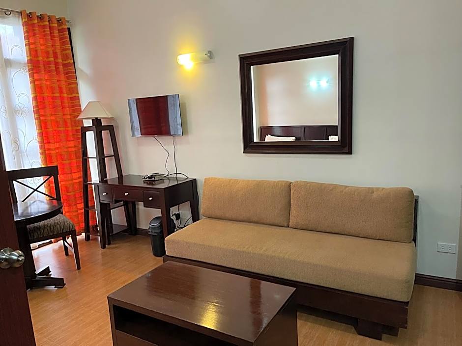 3 Pax Charming Foggy Cold Breeze, Cozy Gardenville Hotel