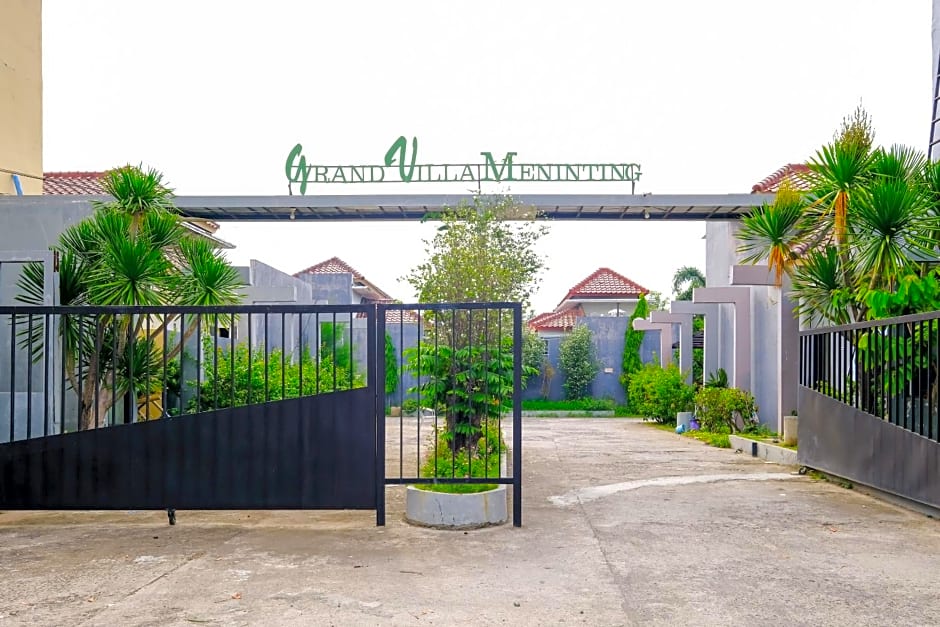 OYO 2284 Grand Villa Meninting