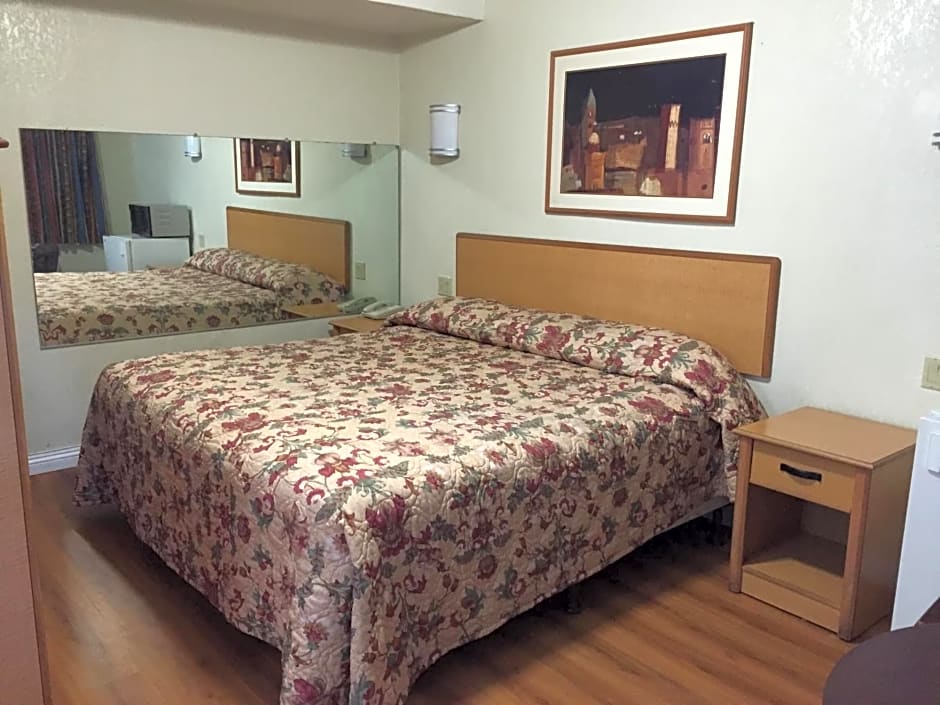 American Inn & Suites