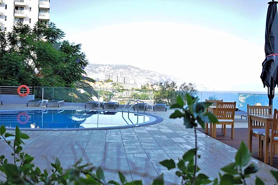 Madeira Regency Cliff- Adults Only