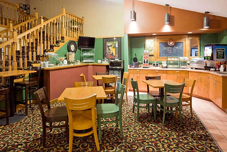 AmericInn by Wyndham Blue Earth